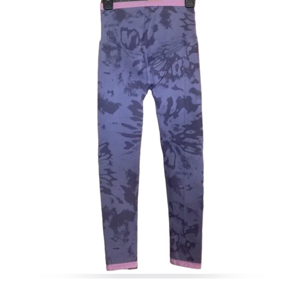 NWOT FPM THINK TWICE SPORTS BRA & LEGGINGS IN NIGHTINGALE - Picture 7 of 8